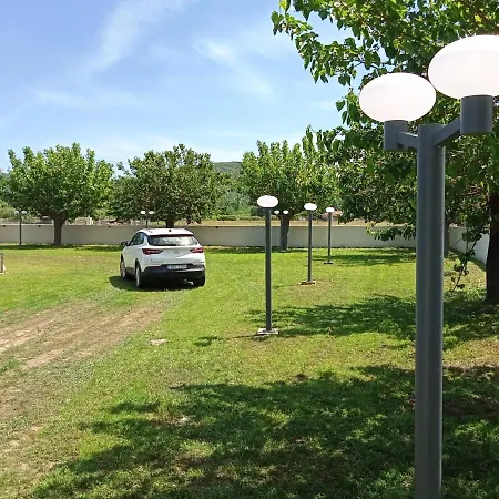 Elli S Onar Apartament *